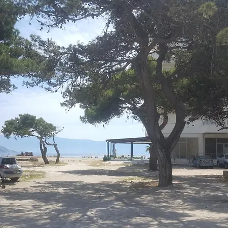 Casa Fronte Mare Apartment *